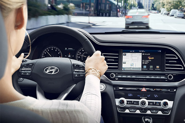 2020 Hyundai® Elantra Interior & Exterior